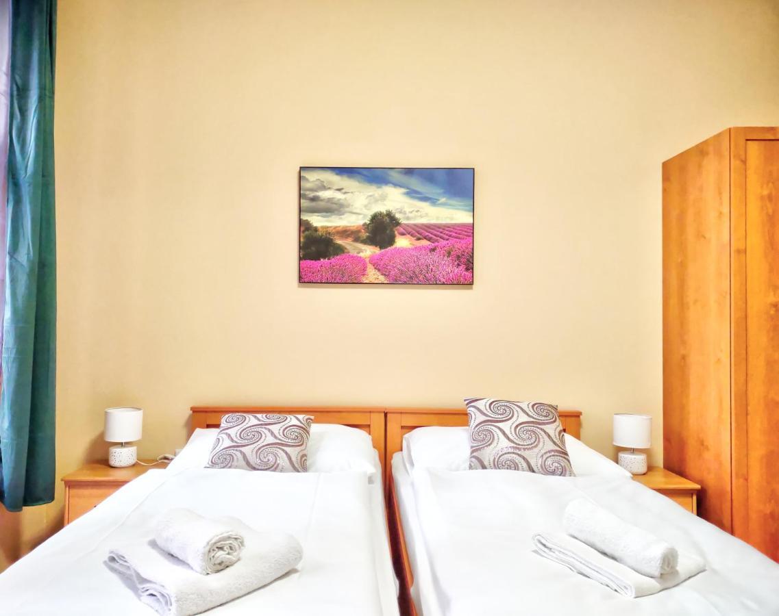 Karlsbad Family Apartment Bagian luar foto