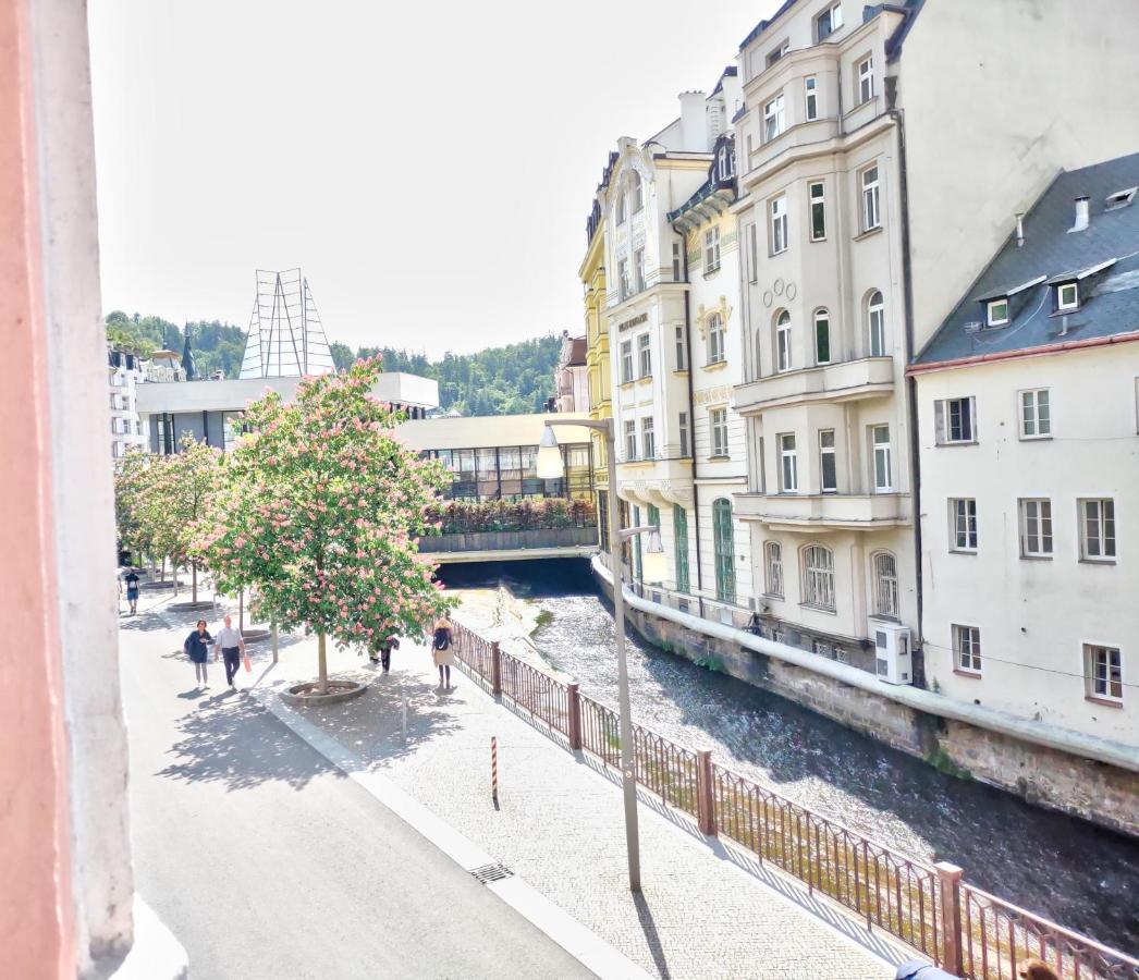 Karlsbad Family Apartment Bagian luar foto